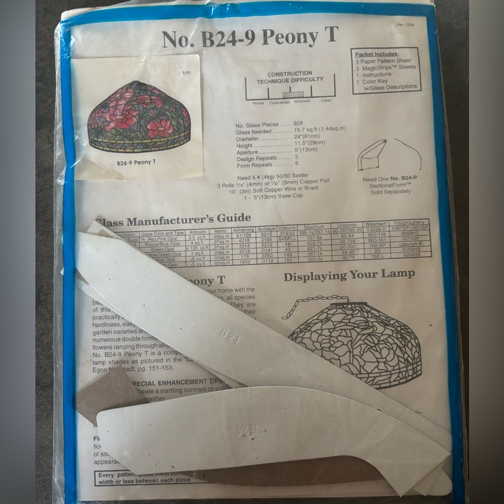 Tiffany Stained Glass lamp Shade pattern - Peony T
